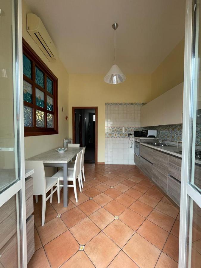 La Ferrovia Holiday Home Napoli Eksteriør billede