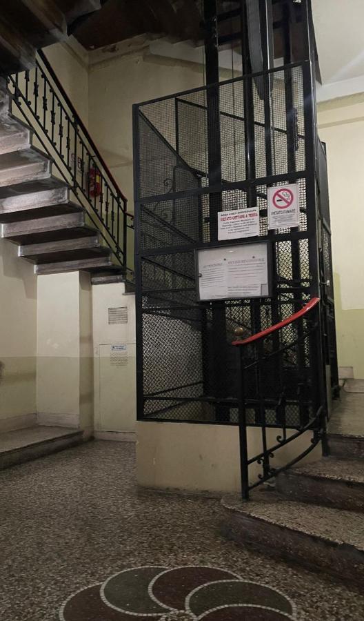 La Ferrovia Holiday Home Napoli Eksteriør billede